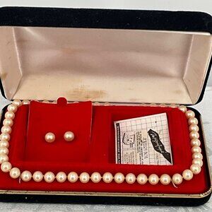 Vintage Magnifique Collectible Pearl Necklace & Earring Set In Jewelry Box